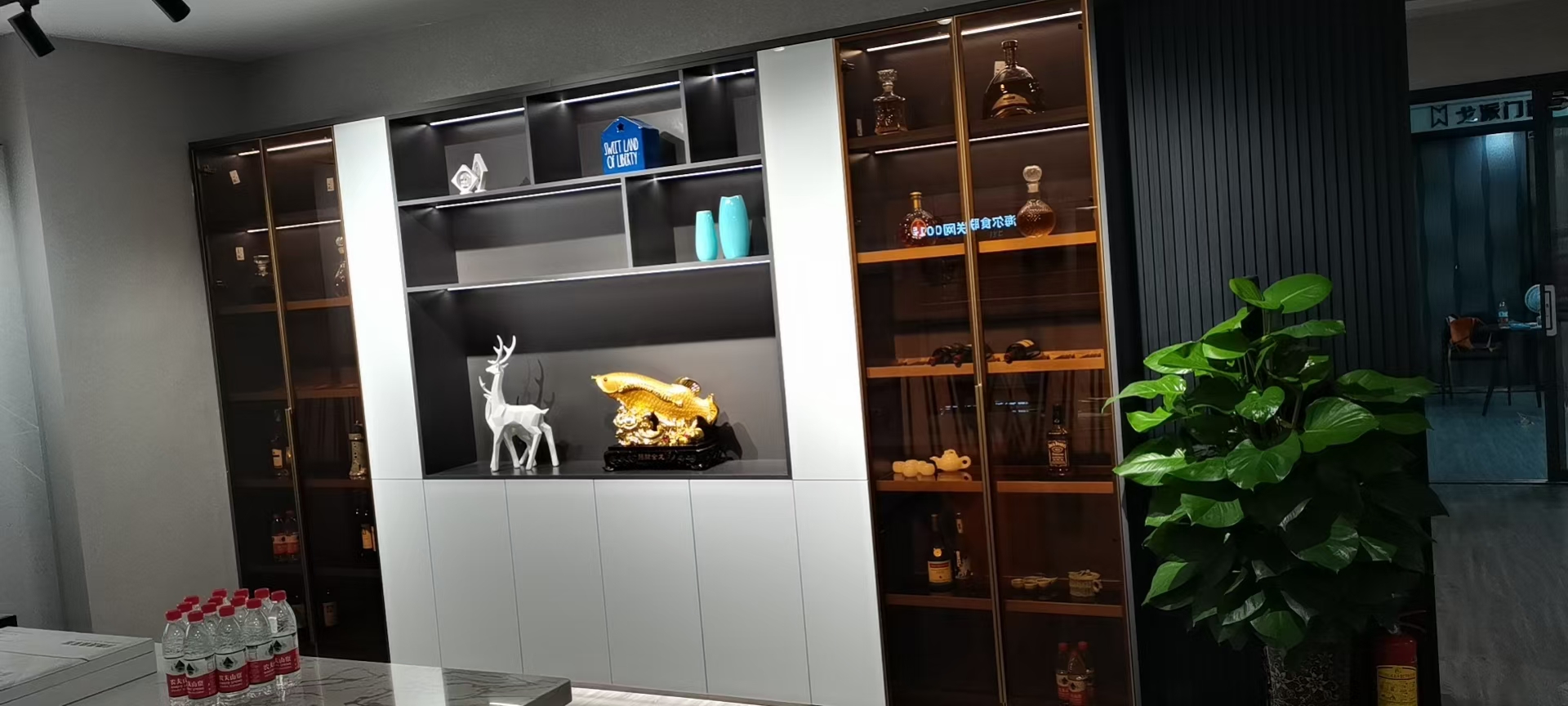 �߶˼ҾӶ��Ƴ���